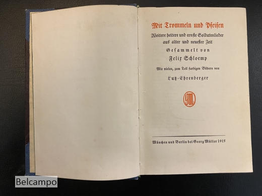 Mit Trommeln und Pfeifen